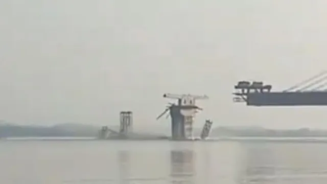 bihar-bridge-collapse-section-of-underconstruction-aguwanisultanganj-bridge-falls-into-ganga